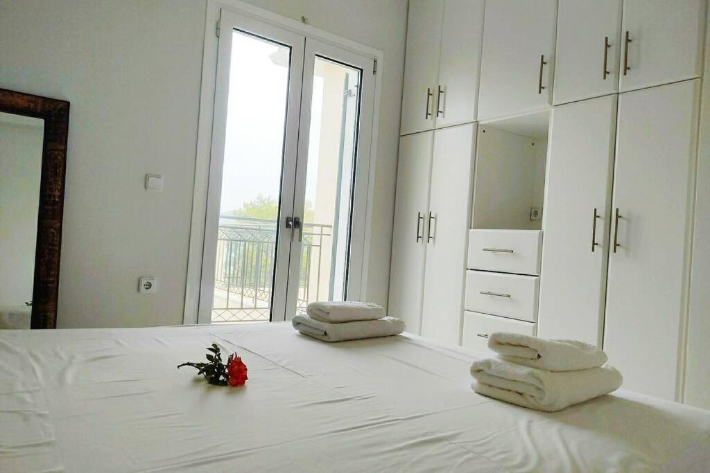 Peggy'S Lux Apartment Karavomylos Esterno foto